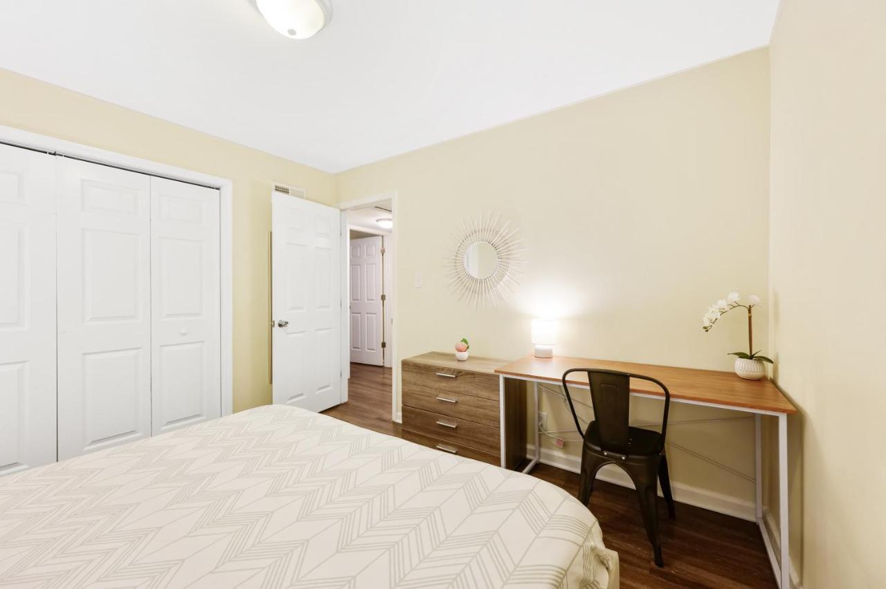 Dapper Digs - King Bed - Long Term Stays - Duke Durham Zewnętrze zdjęcie