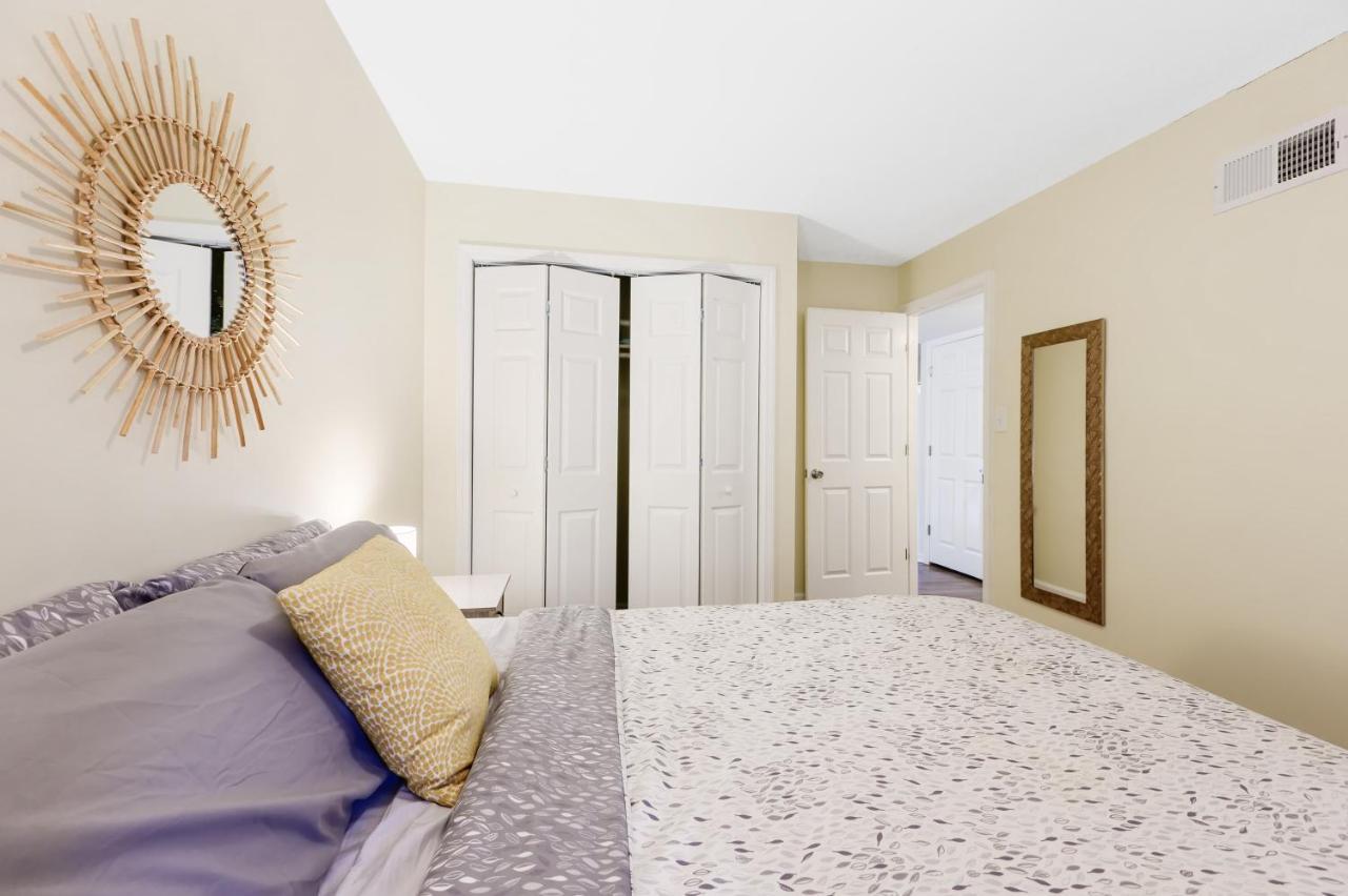 Dapper Digs - King Bed - Long Term Stays - Duke Durham Zewnętrze zdjęcie